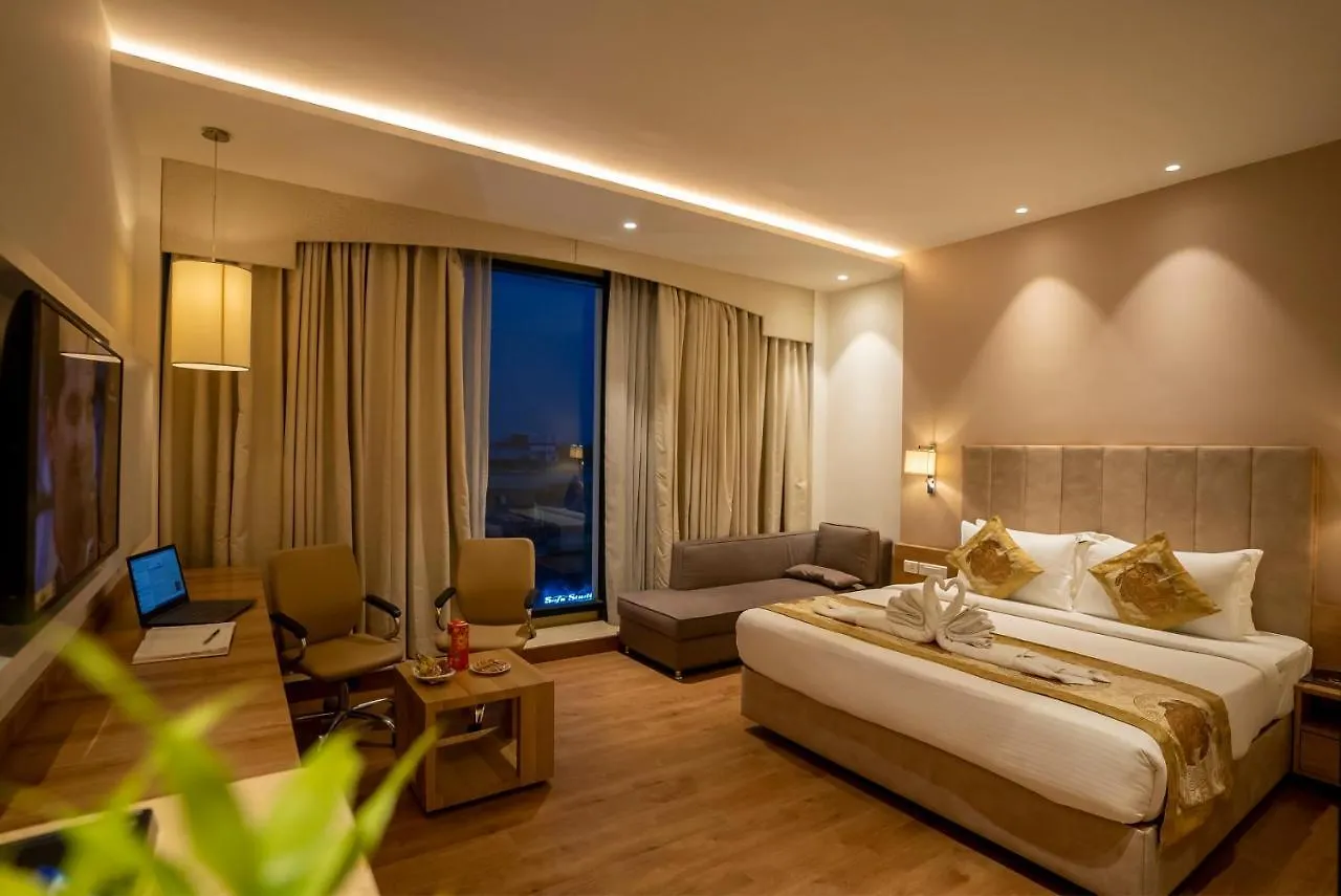 ***  Celebrant Hotel Varanasi India