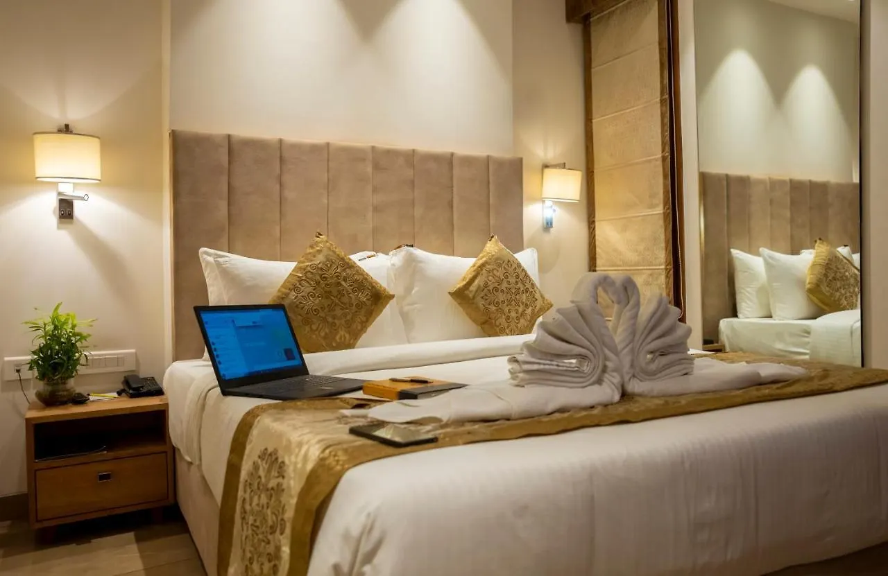 Celebrant Hotel Varanasi 3*,  India