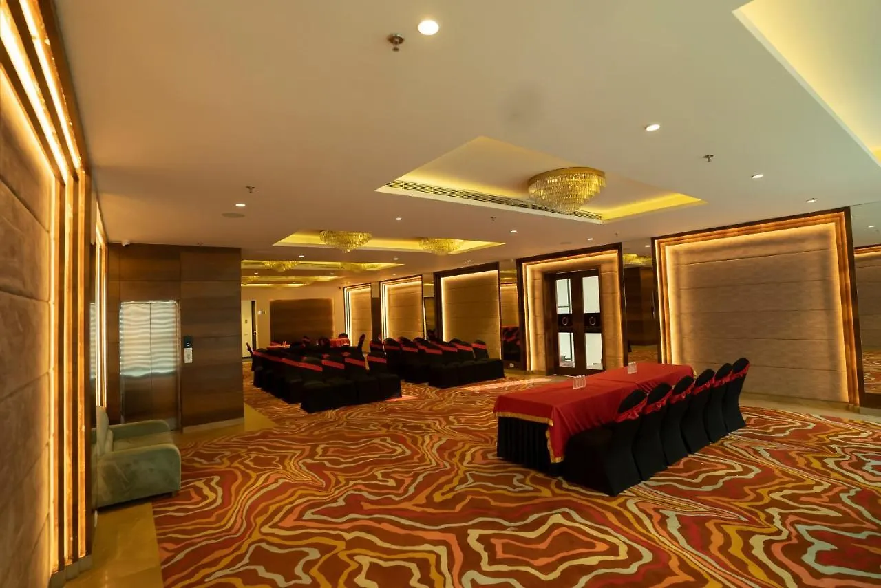 Celebrant Hotel Varanasi 3*,  India