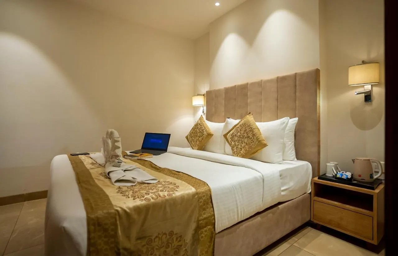 Celebrant Hotel Varanasi 3*,